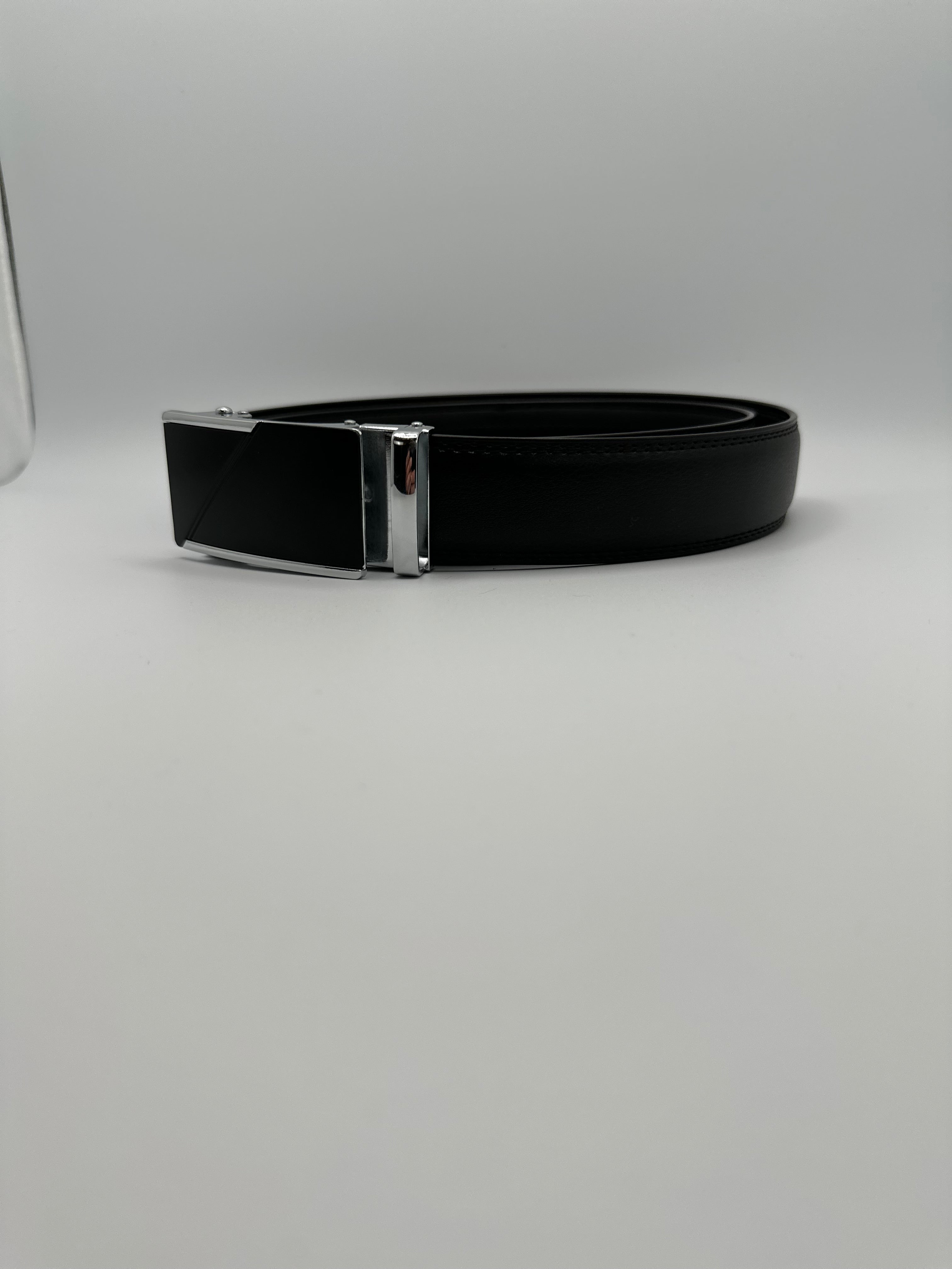 The Sovereign Leather Ratchet Belt | Matte Black Auto-Lock